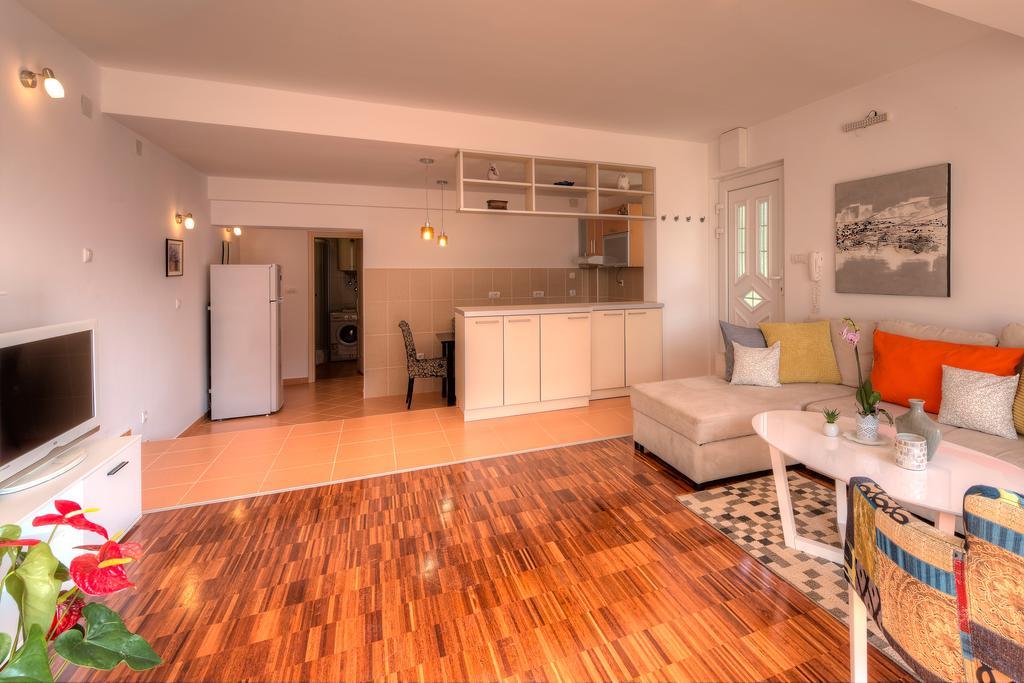 Apartments City Center 티바트 외부 사진